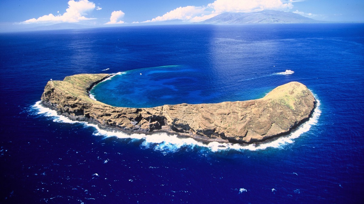 stock-002 Aerial view of Molokini Crater near Maui, Hawaii